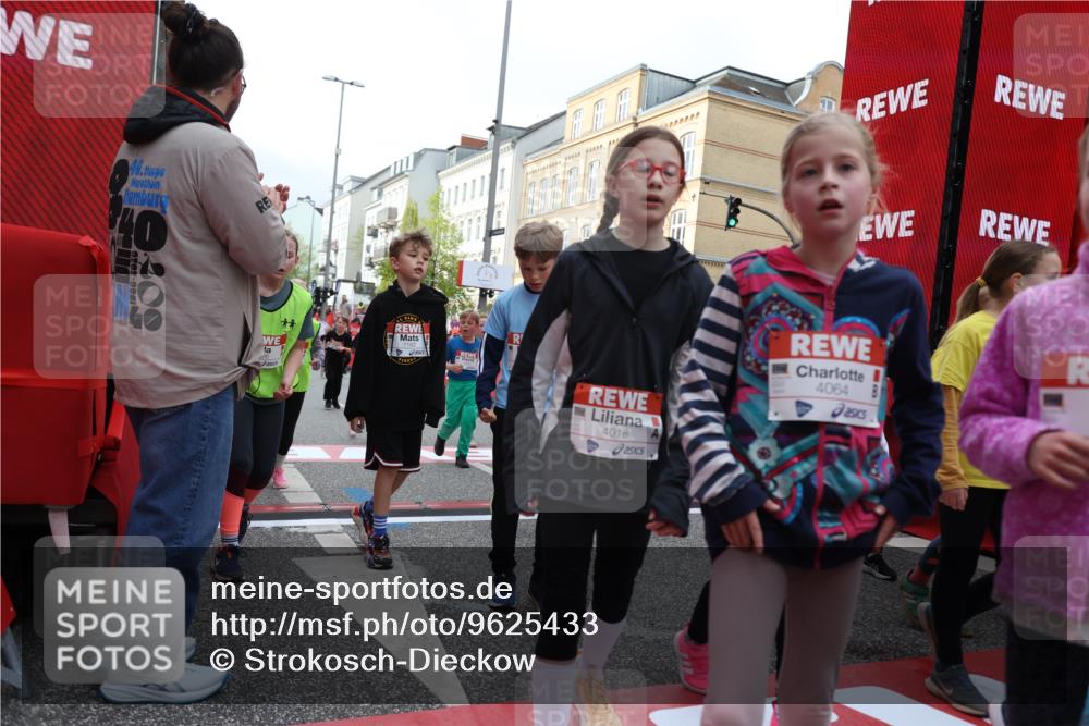 25.04.2026 - Das Zehntel Strokosch-Dieckow http://msf.ph/oto/9625433 25.04.2026 08:58:03 Ziel 1176, 1182, 1271, 1290, 1339, 1654, 1763, 1820, 1895, 1909, 1924, 1946, 1986, 1991, 2550, 2753, 2755, 2762, 2819, 2852, 2920, 3038, 3064, 3226, 3256, 3456, 3655, 3660, 3730, 3938, 3944, 4018 meine-sportfotos.de