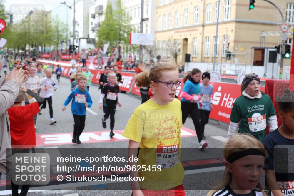 25.04.2026 - Das Zehntel Strokosch-Dieckow http://msf.ph/oto/9625459 25.04.2026 08:58:07 Ziel 1182, 1339, 1725, 1741, 1748, 1924, 1946, 1965, 1986, 1991, 2165, 2258, 2538, 2550, 2753, 2755, 2819, 2917, 2920, 2921, 3038, 3064, 3226, 3256, 3456, 3581, 3666, 3730, 3755, 3938, 4056 meine-sportfotos.de