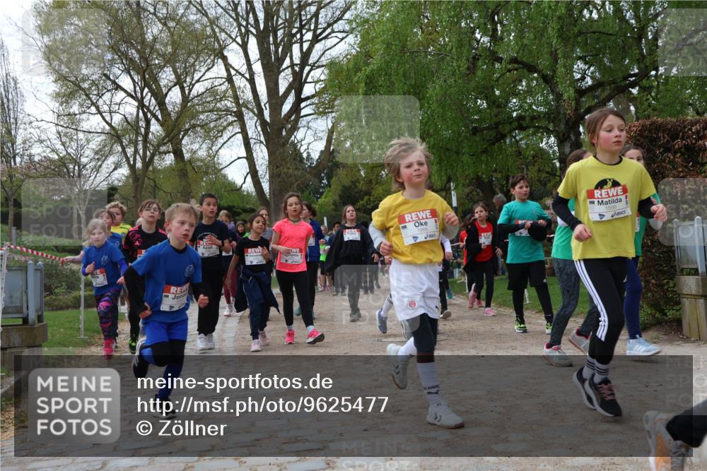 25.04.2026 - Das Zehntel Zöllner http://msf.ph/oto/9625477 25.04.2026 07:44:32 Laufen 1988, 1556 meine-sportfotos.de