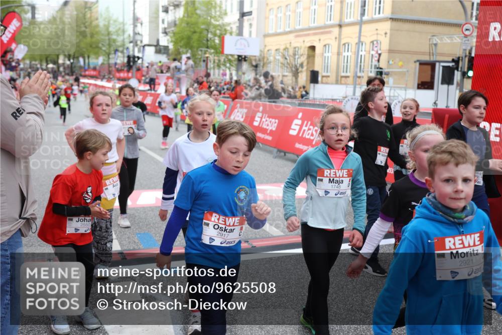 25.04.2026 - Das Zehntel Strokosch-Dieckow http://msf.ph/oto/9625508 25.04.2026 08:58:10 Ziel 1339, 1556, 1674, 1725, 1741, 1748, 1946, 1965, 1988, 2028, 2165, 2258, 2311, 2489, 2538, 2550, 2819, 2917, 2921, 3038, 3064, 3324, 3581, 3666, 3755, 4056 meine-sportfotos.de