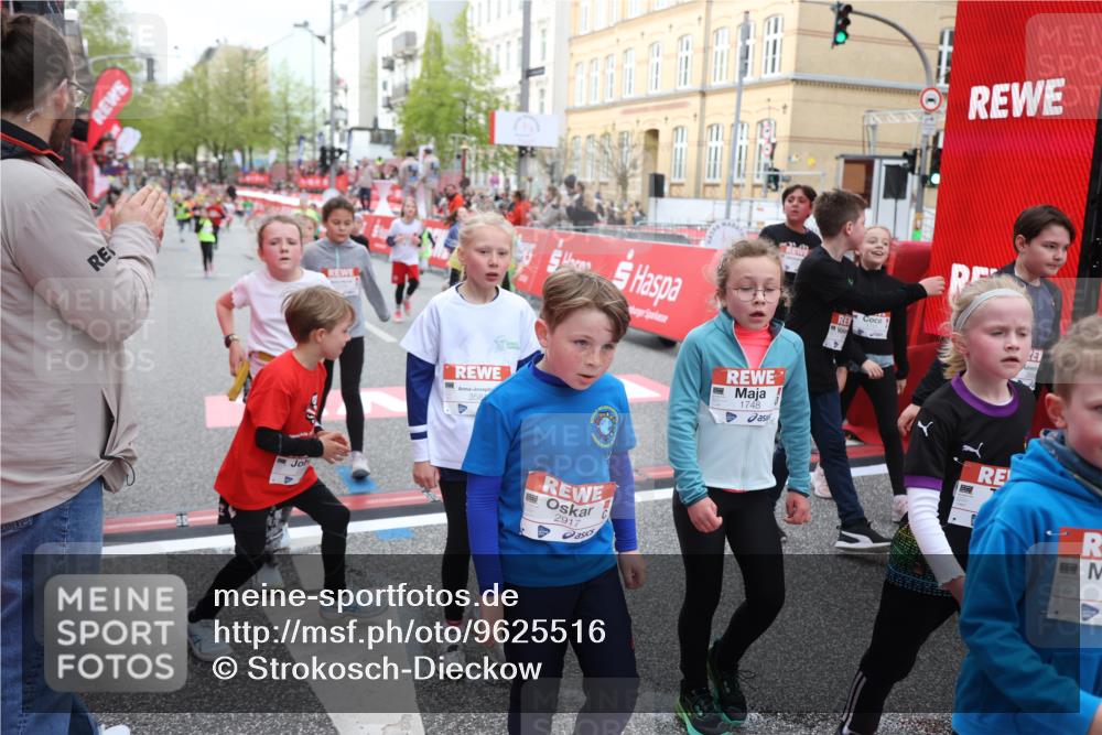 25.04.2026 - Das Zehntel Strokosch-Dieckow http://msf.ph/oto/9625516 25.04.2026 08:58:10 Ziel 1339, 1556, 1674, 1725, 1741, 1748, 1946, 1965, 1988, 2028, 2165, 2258, 2311, 2489, 2538, 2550, 2819, 2917, 2921, 3038, 3064, 3324, 3581, 3666, 3755, 4056 meine-sportfotos.de