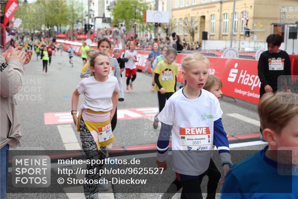 25.04.2026 - Das Zehntel Strokosch-Dieckow http://msf.ph/oto/9625527 25.04.2026 08:58:11 Ziel 1339, 1556, 1674, 1725, 1741, 1748, 1965, 1988, 2028, 2165, 2258, 2311, 2489, 2538, 2550, 2819, 2908, 2917, 2921, 3324, 3581, 3666, 3755, 4056 meine-sportfotos.de