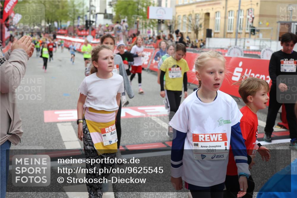 25.04.2026 - Das Zehntel Strokosch-Dieckow http://msf.ph/oto/9625545 25.04.2026 08:58:11 Ziel 1339, 1556, 1674, 1725, 1741, 1748, 1965, 1988, 2028, 2165, 2258, 2311, 2489, 2538, 2550, 2819, 2908, 2917, 2921, 3324, 3581, 3666, 3755, 4056 meine-sportfotos.de
