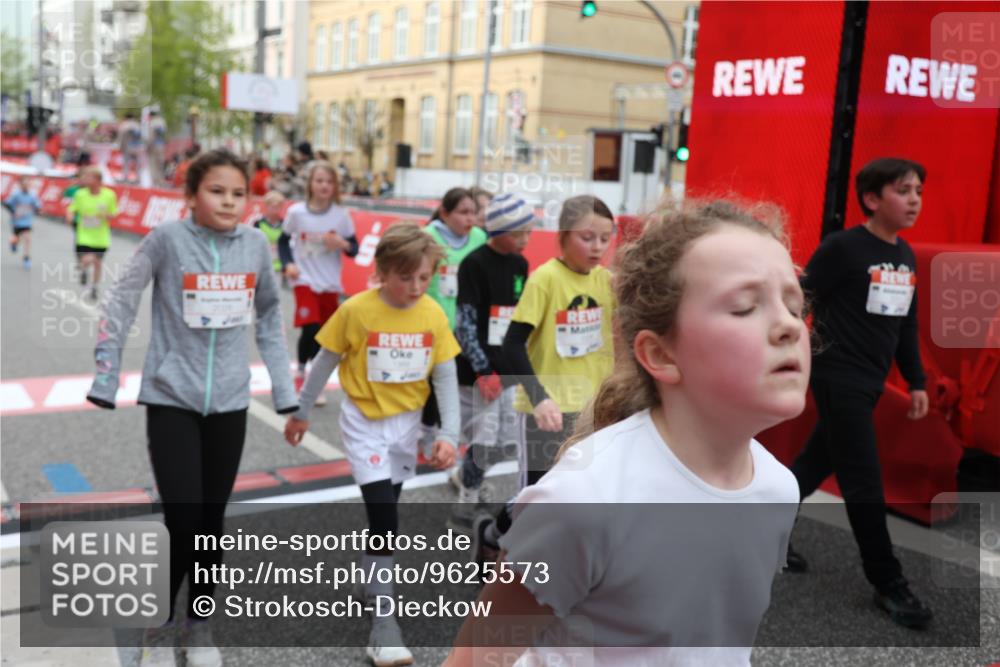 25.04.2026 - Das Zehntel Strokosch-Dieckow http://msf.ph/oto/9625573 25.04.2026 08:58:13 Ziel 1075, 1556, 1674, 1725, 1741, 1748, 1896, 1965, 1988, 2028, 2165, 2258, 2311, 2477, 2489, 2538, 2908, 2917, 2921, 3324, 3581, 3666, 4056 meine-sportfotos.de