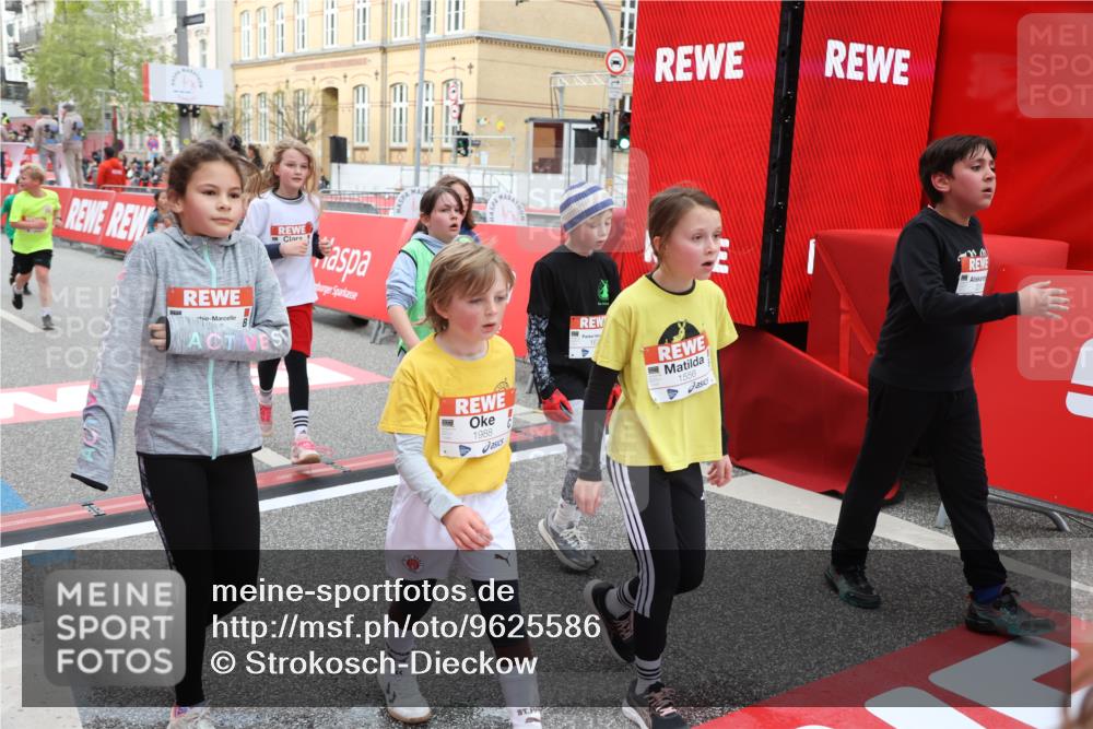 25.04.2026 - Das Zehntel Strokosch-Dieckow http://msf.ph/oto/9625586 25.04.2026 08:58:13 Ziel 1075, 1556, 1674, 1725, 1741, 1748, 1896, 1965, 1988, 2028, 2165, 2258, 2311, 2477, 2489, 2538, 2908, 2917, 2921, 3324, 3581, 3666, 4056 meine-sportfotos.de
