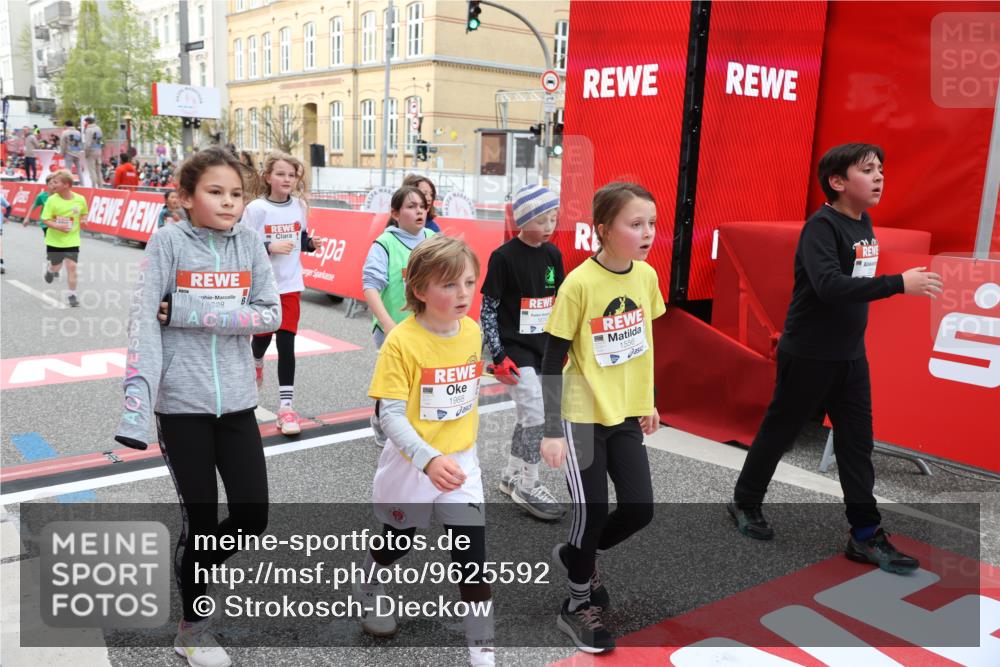 25.04.2026 - Das Zehntel Strokosch-Dieckow http://msf.ph/oto/9625592 25.04.2026 08:58:13 Ziel 1075, 1556, 1674, 1725, 1741, 1748, 1896, 1965, 1988, 2028, 2165, 2258, 2311, 2477, 2489, 2538, 2908, 2917, 2921, 3324, 3581, 3666, 4056 meine-sportfotos.de