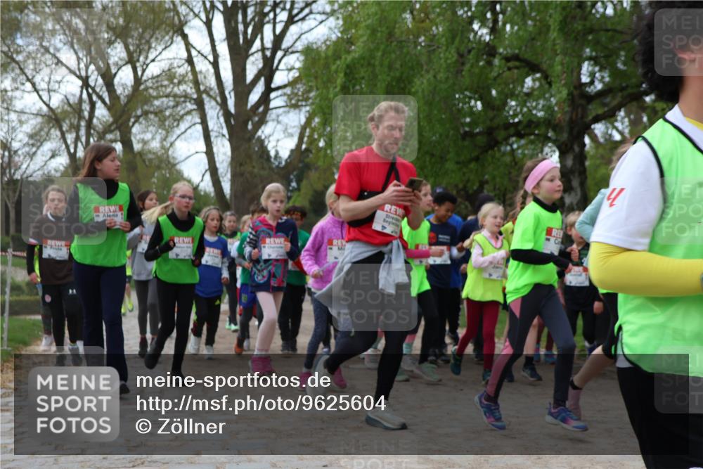25.04.2026 - Das Zehntel Zöllner http://msf.ph/oto/9625604 25.04.2026 07:44:40 Laufen 4 meine-sportfotos.de