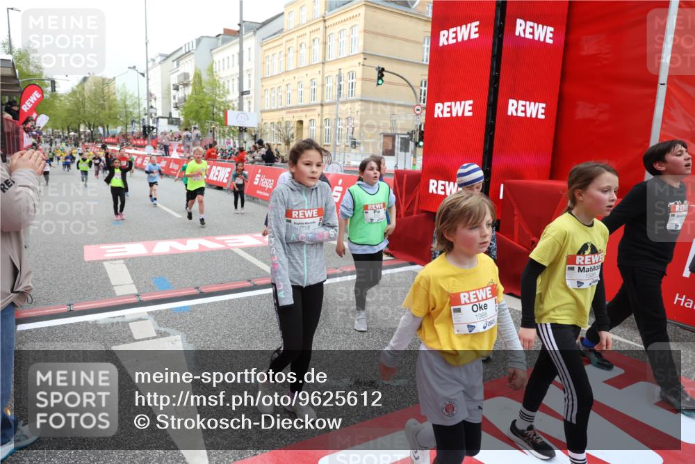 25.04.2026 - Das Zehntel Strokosch-Dieckow http://msf.ph/oto/9625612 25.04.2026 08:58:14 Ziel 1075, 1188, 1556, 1674, 1725, 1741, 1748, 1896, 1965, 1988, 2028, 2258, 2311, 2477, 2489, 2908, 2917, 3324, 3581, 3666, 4056 meine-sportfotos.de