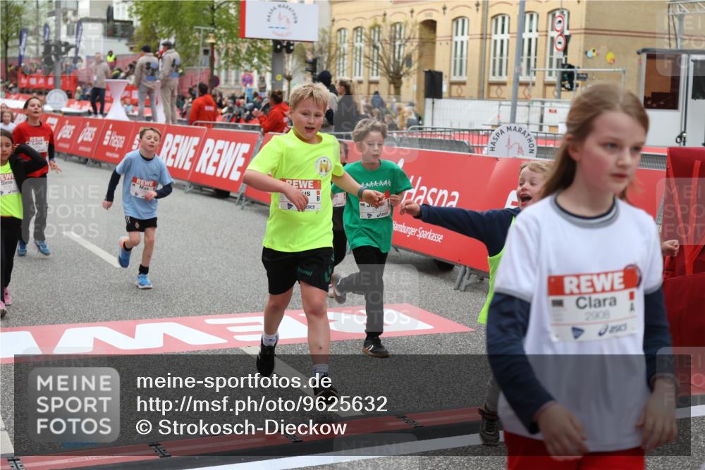 25.04.2026 - Das Zehntel Strokosch-Dieckow http://msf.ph/oto/9625632 25.04.2026 08:58:15 Ziel 1075, 1188, 1556, 1674, 1725, 1741, 1896, 1988, 2028, 2205, 2258, 2311, 2477, 2489, 2662, 2908, 3324, 3705 meine-sportfotos.de