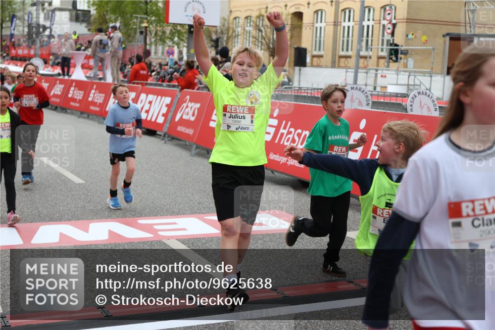 25.04.2026 - Das Zehntel Strokosch-Dieckow http://msf.ph/oto/9625638 25.04.2026 08:58:15 Ziel 1075, 1188, 1556, 1674, 1725, 1741, 1896, 1988, 2028, 2205, 2258, 2311, 2477, 2489, 2662, 2908, 3324, 3705 meine-sportfotos.de