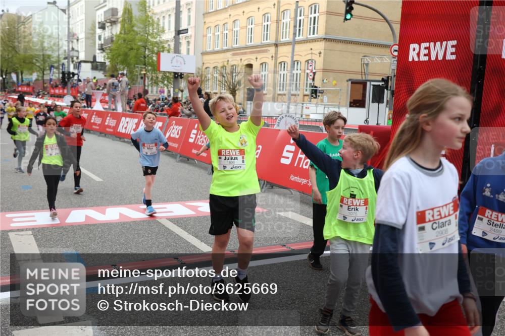 25.04.2026 - Das Zehntel Strokosch-Dieckow http://msf.ph/oto/9625669 25.04.2026 08:58:16 Ziel 1075, 1188, 1556, 1674, 1896, 1988, 2028, 2205, 2311, 2477, 2489, 2662, 2908, 3187, 3324, 3705 meine-sportfotos.de