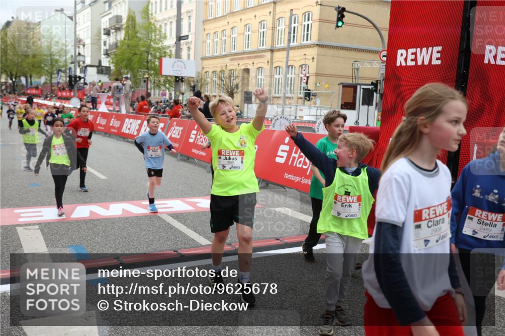 25.04.2026 - Das Zehntel Strokosch-Dieckow http://msf.ph/oto/9625678 25.04.2026 08:58:16 Ziel 1075, 1188, 1556, 1674, 1896, 1988, 2028, 2205, 2311, 2477, 2489, 2662, 2908, 3187, 3324, 3705 meine-sportfotos.de