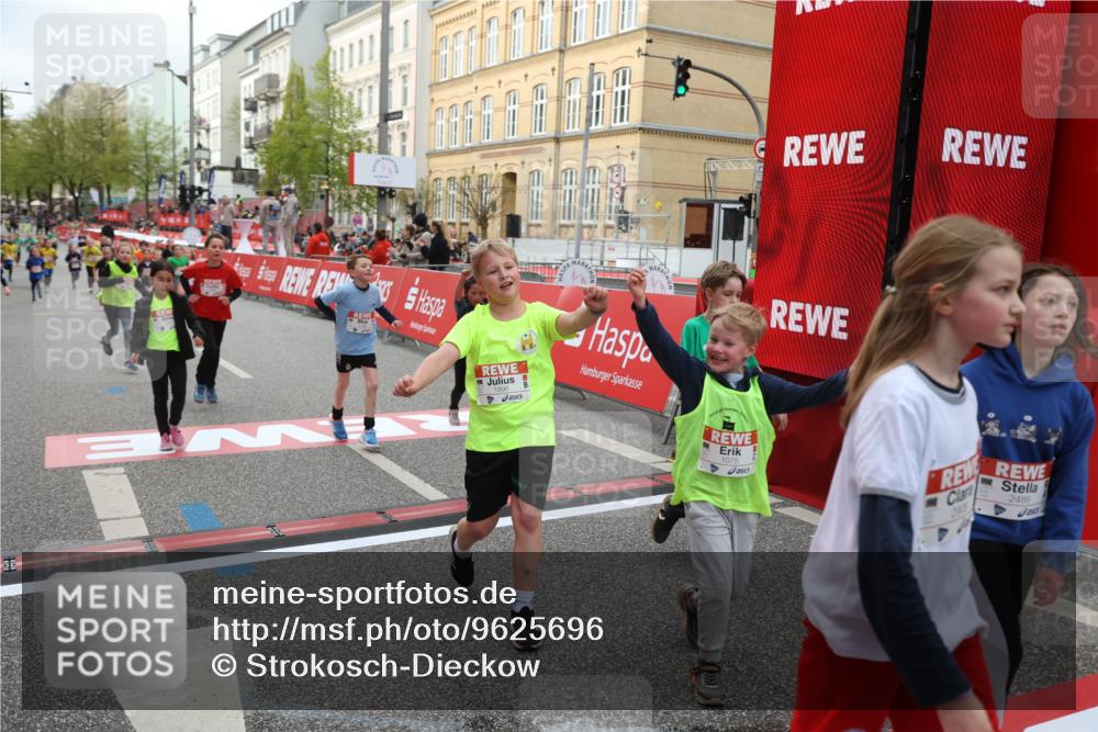 25.04.2026 - Das Zehntel Strokosch-Dieckow http://msf.ph/oto/9625696 25.04.2026 08:58:16 Ziel 1075, 1188, 1556, 1674, 1896, 1988, 2028, 2205, 2311, 2477, 2489, 2662, 2908, 3187, 3324, 3705 meine-sportfotos.de