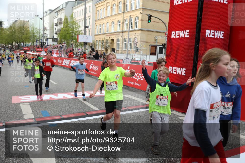 25.04.2026 - Das Zehntel Strokosch-Dieckow http://msf.ph/oto/9625704 25.04.2026 08:58:16 Ziel 1075, 1188, 1556, 1674, 1896, 1988, 2028, 2205, 2311, 2477, 2489, 2662, 2908, 3187, 3324, 3705 meine-sportfotos.de