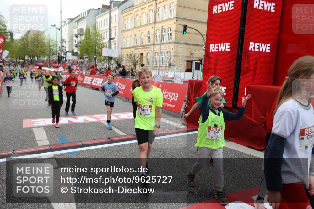 25.04.2026 - Das Zehntel Strokosch-Dieckow http://msf.ph/oto/9625727 25.04.2026 08:58:16 Ziel 1075, 1188, 1556, 1674, 1896, 1988, 2028, 2205, 2311, 2477, 2489, 2662, 2908, 3187, 3324, 3705 meine-sportfotos.de