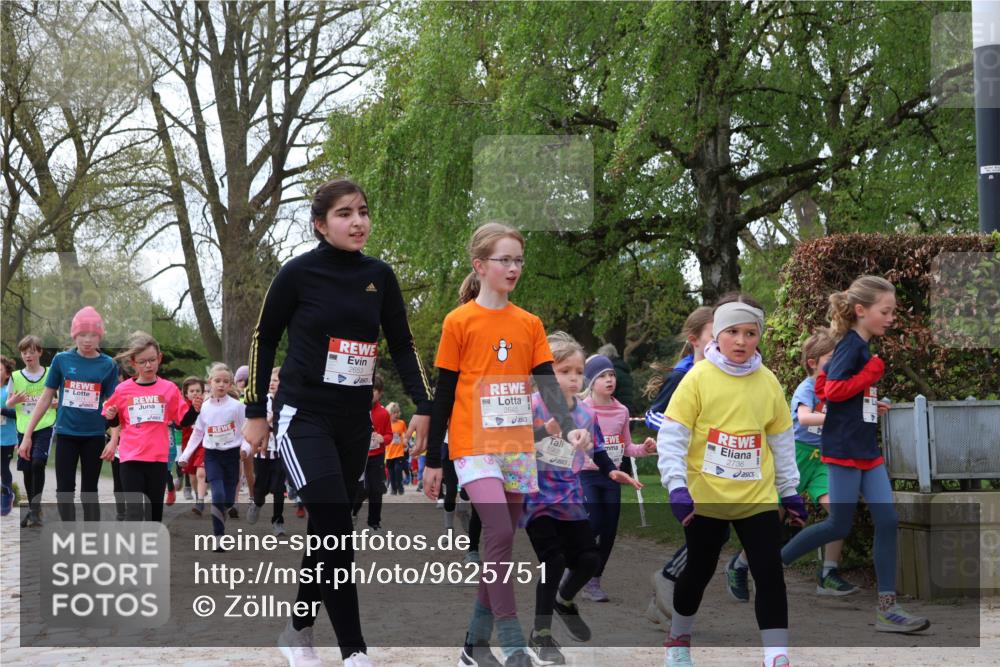 25.04.2026 - Das Zehntel Zöllner http://msf.ph/oto/9625751 25.04.2026 07:44:48 Laufen 2653, 4, 2645, 1905, 2736 meine-sportfotos.de