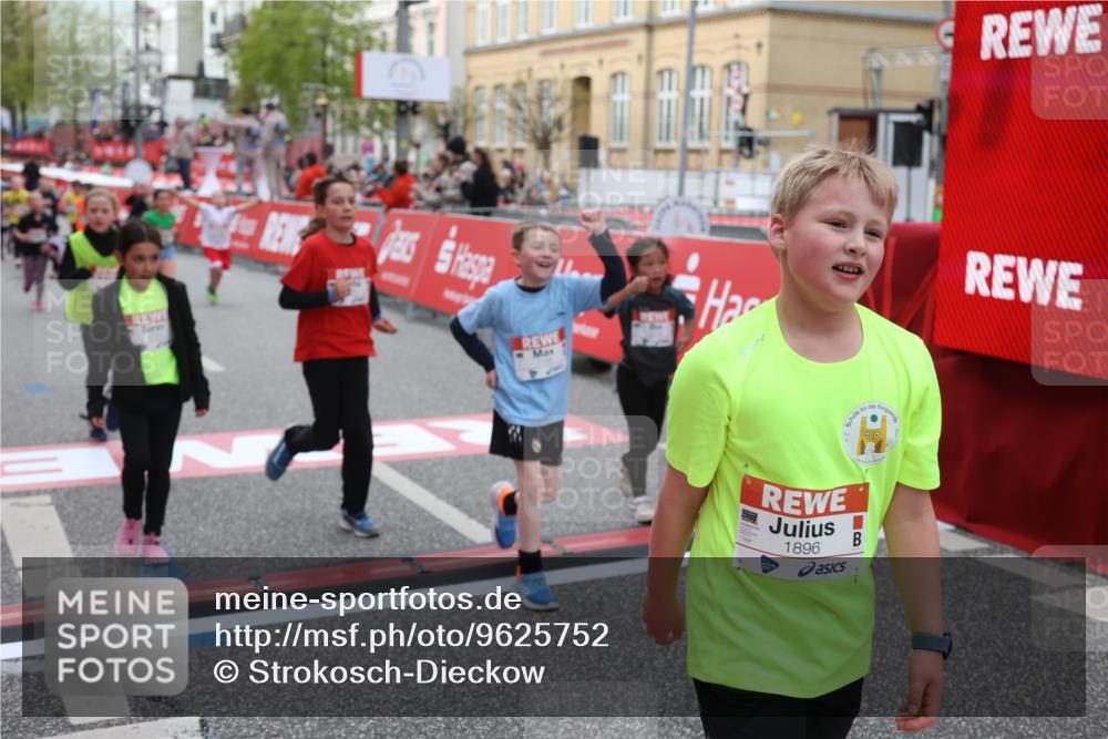25.04.2026 - Das Zehntel Strokosch-Dieckow http://msf.ph/oto/9625752 25.04.2026 08:58:17 Ziel 1075, 1188, 1556, 1674, 1896, 1988, 2205, 2477, 2489, 2662, 2908, 3187, 3324, 3705 meine-sportfotos.de