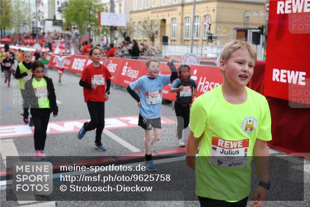 25.04.2026 - Das Zehntel Strokosch-Dieckow http://msf.ph/oto/9625758 25.04.2026 08:58:17 Ziel 1075, 1188, 1556, 1674, 1896, 1988, 2205, 2477, 2489, 2662, 2908, 3187, 3324, 3705 meine-sportfotos.de