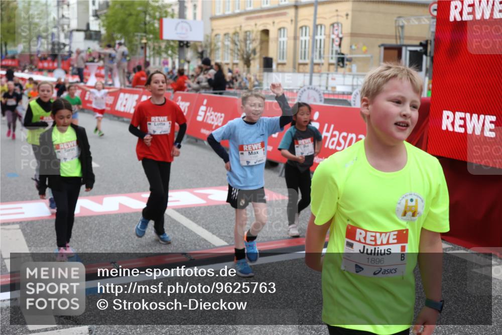 25.04.2026 - Das Zehntel Strokosch-Dieckow http://msf.ph/oto/9625763 25.04.2026 08:58:17 Ziel 1075, 1188, 1556, 1674, 1896, 1988, 2205, 2477, 2489, 2662, 2908, 3187, 3324, 3705 meine-sportfotos.de