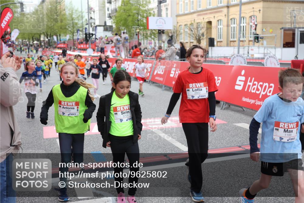 25.04.2026 - Das Zehntel Strokosch-Dieckow http://msf.ph/oto/9625802 25.04.2026 08:58:19 Ziel 1075, 1188, 1668, 1896, 2205, 2477, 2662, 2908, 3187, 3473, 3499, 3591, 3705, 3758 meine-sportfotos.de