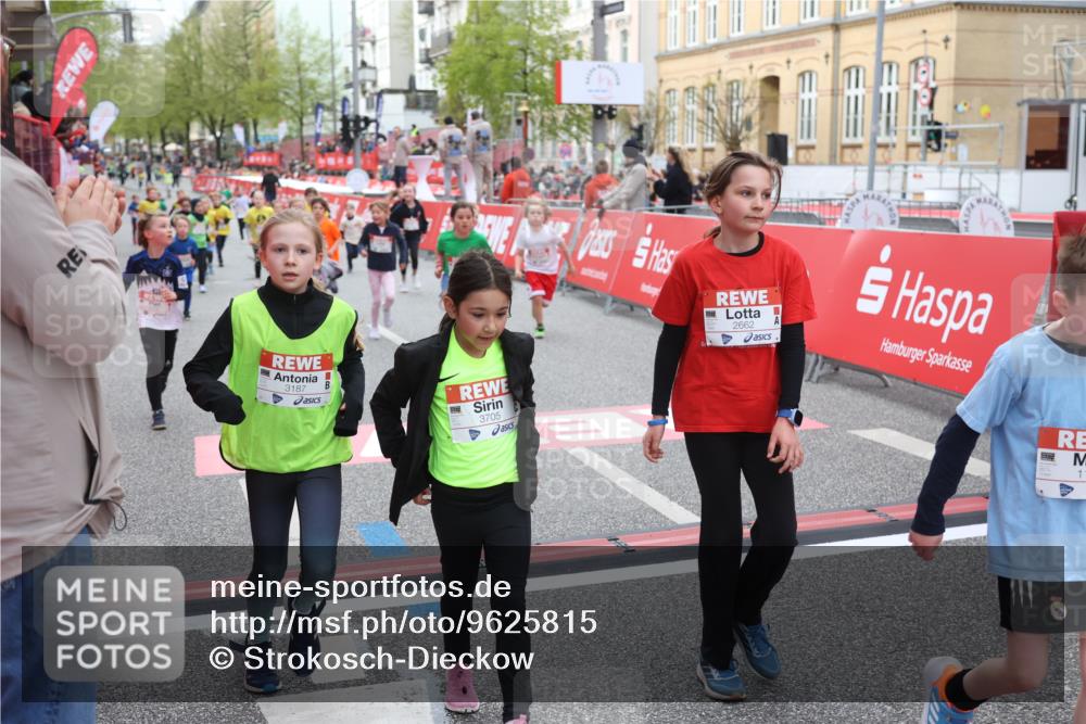 25.04.2026 - Das Zehntel Strokosch-Dieckow http://msf.ph/oto/9625815 25.04.2026 08:58:19 Ziel 1075, 1188, 1668, 1896, 2205, 2477, 2662, 2908, 3187, 3473, 3499, 3591, 3705, 3758 meine-sportfotos.de