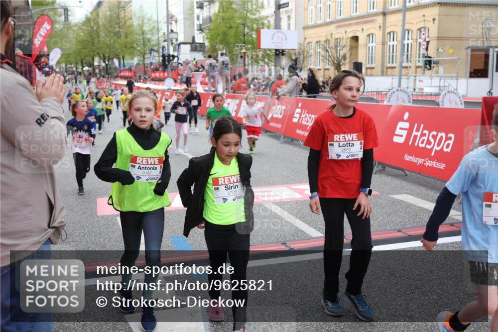 25.04.2026 - Das Zehntel Strokosch-Dieckow http://msf.ph/oto/9625821 25.04.2026 08:58:19 Ziel 1075, 1188, 1668, 1896, 2205, 2477, 2662, 2908, 3187, 3473, 3499, 3591, 3705, 3758 meine-sportfotos.de