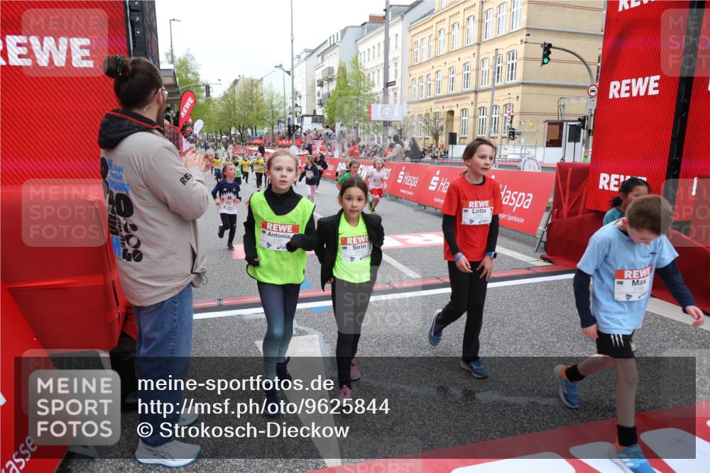 25.04.2026 - Das Zehntel Strokosch-Dieckow http://msf.ph/oto/9625844 25.04.2026 08:58:19 Ziel 1075, 1188, 1668, 1896, 2205, 2477, 2662, 2908, 3187, 3473, 3499, 3591, 3705, 3758 meine-sportfotos.de