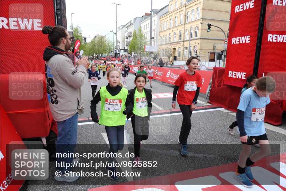 25.04.2026 - Das Zehntel Strokosch-Dieckow http://msf.ph/oto/9625852 25.04.2026 08:58:19 Ziel 1075, 1188, 1668, 1896, 2205, 2477, 2662, 2908, 3187, 3473, 3499, 3591, 3705, 3758 meine-sportfotos.de