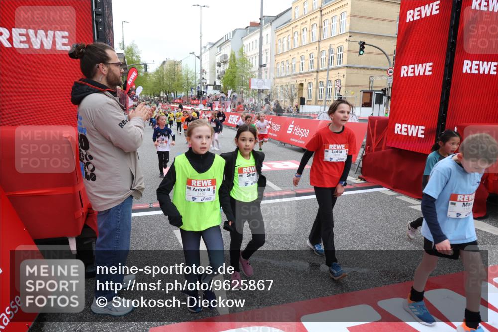 25.04.2026 - Das Zehntel Strokosch-Dieckow http://msf.ph/oto/9625867 25.04.2026 08:58:19 Ziel 1075, 1188, 1668, 1896, 2205, 2477, 2662, 2908, 3187, 3473, 3499, 3591, 3705, 3758 meine-sportfotos.de