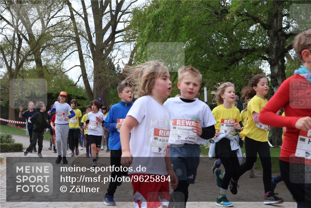 25.04.2026 - Das Zehntel Zöllner http://msf.ph/oto/9625894 25.04.2026 07:44:57 Laufen 347, 3499, 2744 meine-sportfotos.de