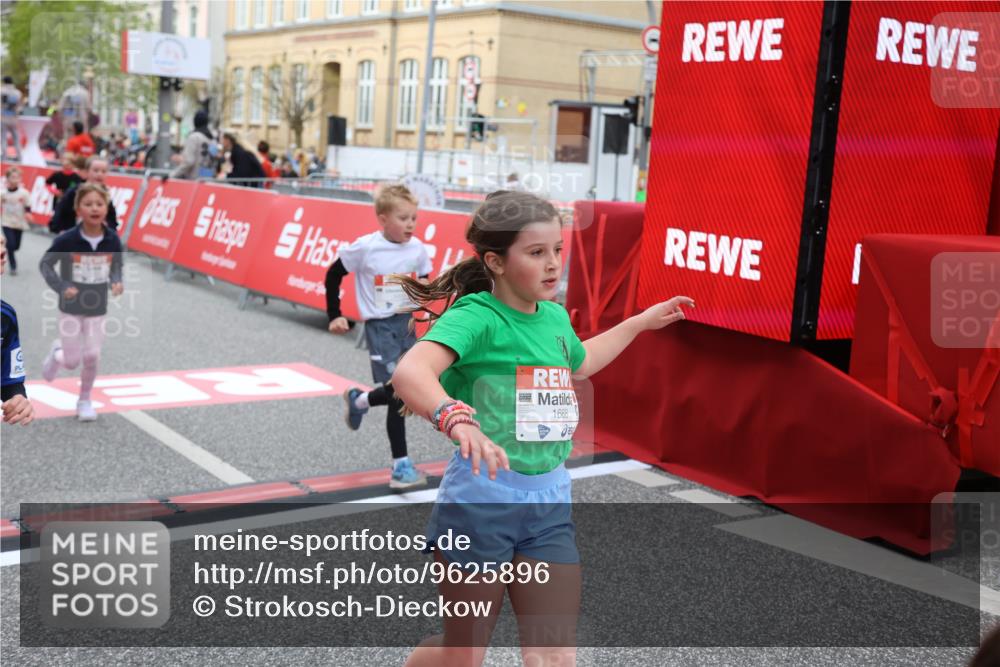 25.04.2026 - Das Zehntel Strokosch-Dieckow http://msf.ph/oto/9625896 25.04.2026 08:58:21 Ziel 1188, 1244, 1255, 1571, 1588, 1668, 1757, 1896, 2205, 2477, 2662, 2773, 2790, 3187, 3276, 3473, 3499, 3591, 3705, 3758, 3855 meine-sportfotos.de