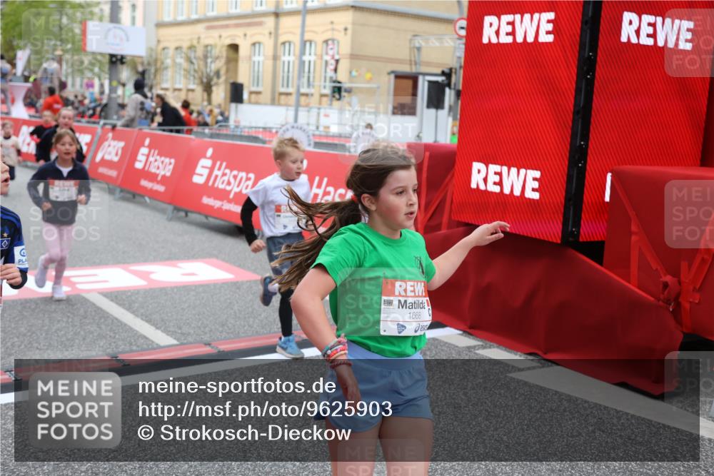 25.04.2026 - Das Zehntel Strokosch-Dieckow http://msf.ph/oto/9625903 25.04.2026 08:58:21 Ziel 1188, 1244, 1255, 1571, 1588, 1668, 1757, 1896, 2205, 2477, 2662, 2773, 2790, 3187, 3276, 3473, 3499, 3591, 3705, 3758, 3855 meine-sportfotos.de