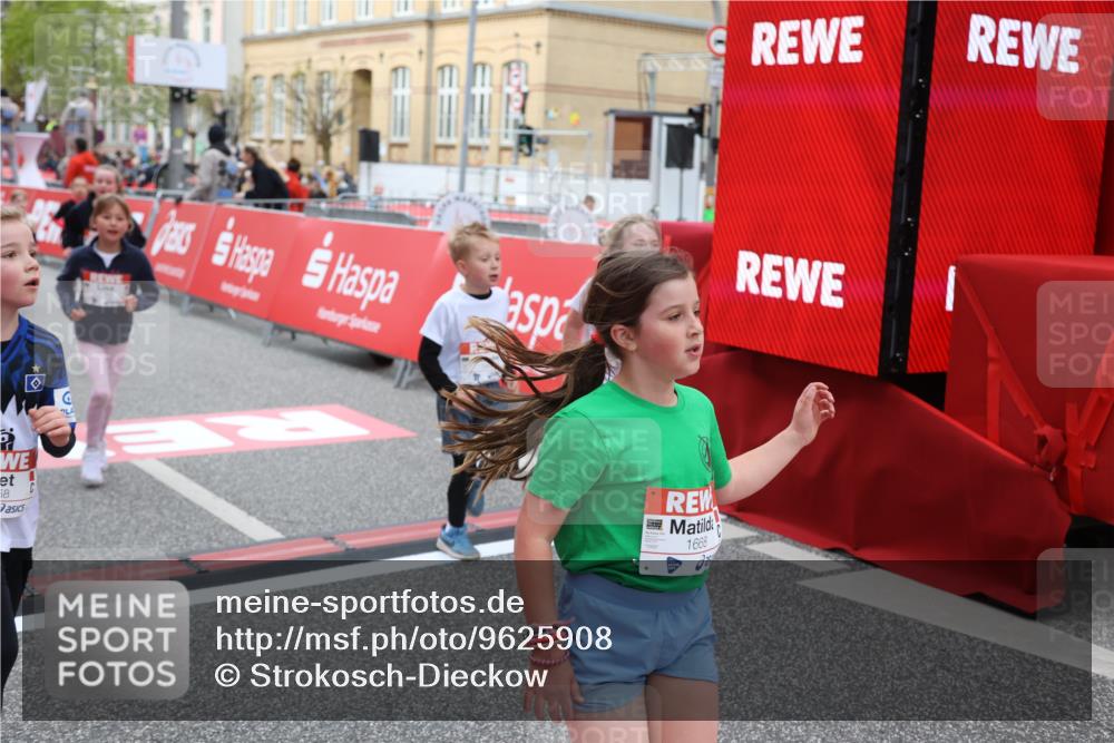 25.04.2026 - Das Zehntel Strokosch-Dieckow http://msf.ph/oto/9625908 25.04.2026 08:58:21 Ziel 1188, 1244, 1255, 1571, 1588, 1668, 1757, 1896, 2205, 2477, 2662, 2773, 2790, 3187, 3276, 3473, 3499, 3591, 3705, 3758, 3855 meine-sportfotos.de