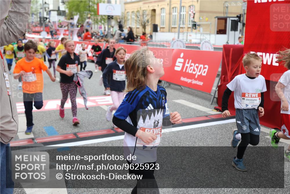 25.04.2026 - Das Zehntel Strokosch-Dieckow http://msf.ph/oto/9625923 25.04.2026 08:58:22 Ziel 1188, 1244, 1255, 1571, 1588, 1668, 1673, 1757, 1967, 1972, 2205, 2216, 2662, 2773, 2790, 3187, 3276, 3473, 3499, 3591, 3705, 3758, 3855, 3898 meine-sportfotos.de