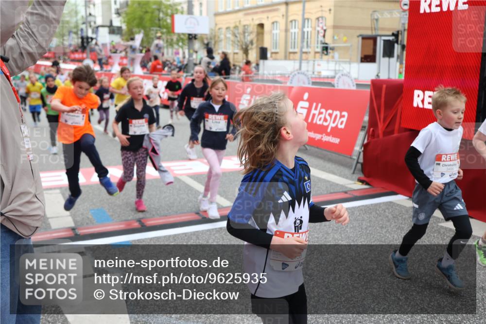 25.04.2026 - Das Zehntel Strokosch-Dieckow http://msf.ph/oto/9625935 25.04.2026 08:58:22 Ziel 1188, 1244, 1255, 1571, 1588, 1668, 1673, 1757, 1967, 1972, 2205, 2216, 2662, 2773, 2790, 3187, 3276, 3473, 3499, 3591, 3705, 3758, 3855, 3898 meine-sportfotos.de