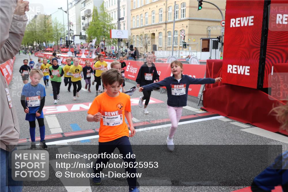 25.04.2026 - Das Zehntel Strokosch-Dieckow http://msf.ph/oto/9625953 25.04.2026 08:58:22 Ziel 1188, 1244, 1255, 1571, 1588, 1668, 1673, 1757, 1967, 1972, 2205, 2216, 2662, 2773, 2790, 3187, 3276, 3473, 3499, 3591, 3705, 3758, 3855, 3898 meine-sportfotos.de