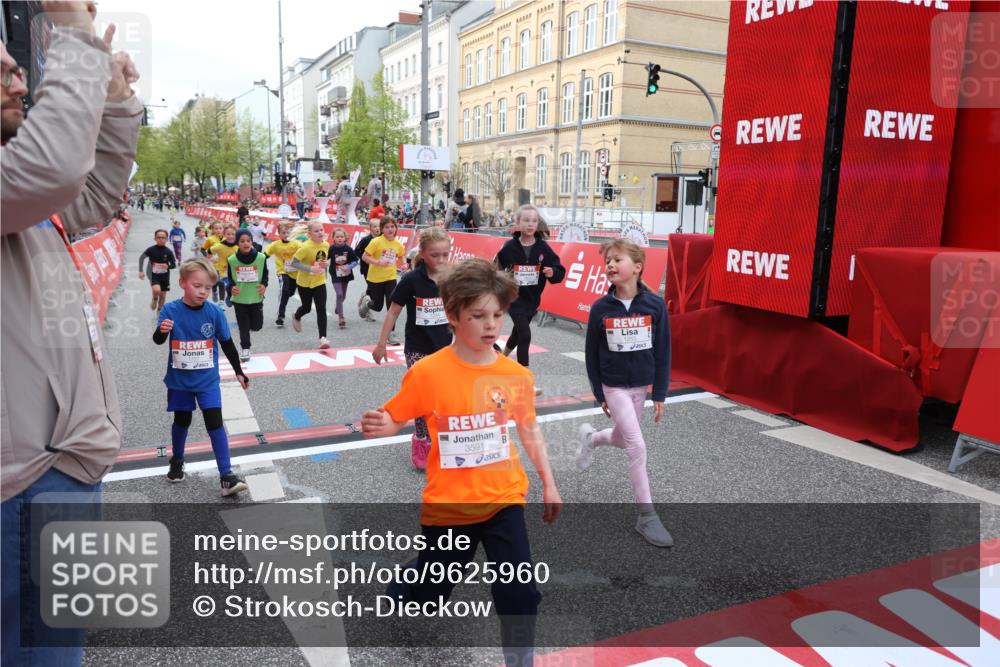 25.04.2026 - Das Zehntel Strokosch-Dieckow http://msf.ph/oto/9625960 25.04.2026 08:58:23 Ziel 1244, 1255, 1571, 1588, 1668, 1673, 1757, 1938, 1951, 1967, 1972, 2185, 2205, 2216, 2416, 2662, 2773, 2790, 3187, 3276, 3473, 3499, 3591, 3705, 3758, 3795, 3855, 3898 meine-sportfotos.de