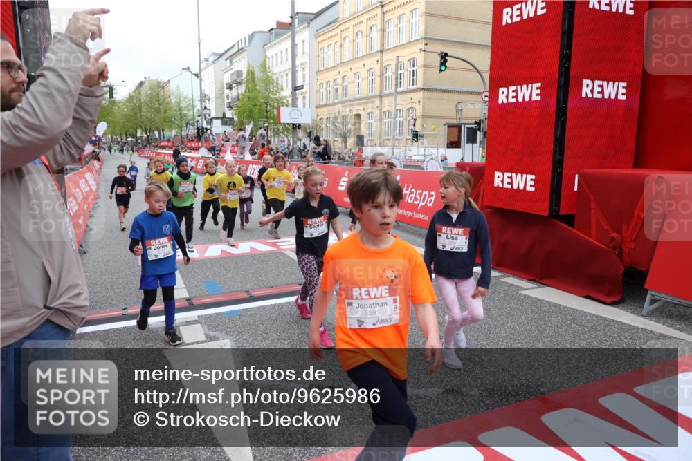 25.04.2026 - Das Zehntel Strokosch-Dieckow http://msf.ph/oto/9625986 25.04.2026 08:58:23 Ziel 1244, 1255, 1571, 1588, 1668, 1673, 1757, 1938, 1951, 1967, 1972, 2185, 2205, 2216, 2416, 2662, 2773, 2790, 3187, 3276, 3473, 3499, 3591, 3705, 3758, 3795, 3855, 3898 meine-sportfotos.de