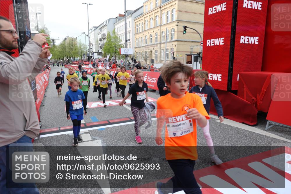 25.04.2026 - Das Zehntel Strokosch-Dieckow http://msf.ph/oto/9625993 25.04.2026 08:58:23 Ziel 1244, 1255, 1571, 1588, 1668, 1673, 1757, 1938, 1951, 1967, 1972, 2185, 2205, 2216, 2416, 2662, 2773, 2790, 3187, 3276, 3473, 3499, 3591, 3705, 3758, 3795, 3855, 3898 meine-sportfotos.de