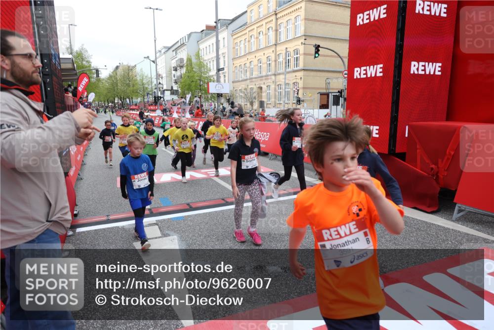 25.04.2026 - Das Zehntel Strokosch-Dieckow http://msf.ph/oto/9626007 25.04.2026 08:58:23 Ziel 1244, 1255, 1571, 1588, 1668, 1673, 1757, 1938, 1951, 1967, 1972, 2185, 2205, 2216, 2416, 2662, 2773, 2790, 3187, 3276, 3473, 3499, 3591, 3705, 3758, 3795, 3855, 3898 meine-sportfotos.de