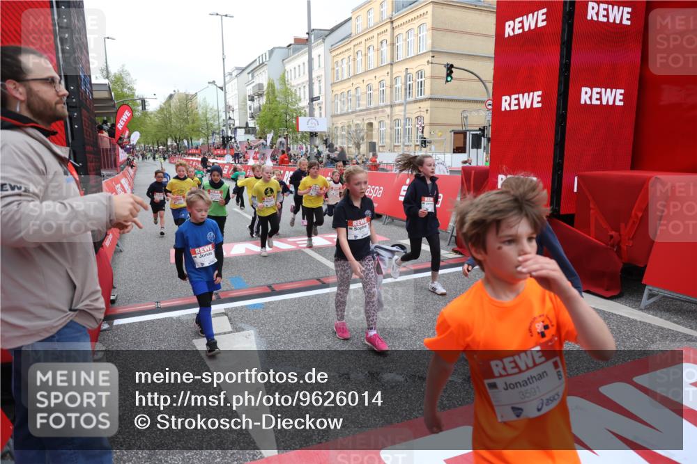 25.04.2026 - Das Zehntel Strokosch-Dieckow http://msf.ph/oto/9626014 25.04.2026 08:58:23 Ziel 1244, 1255, 1571, 1588, 1668, 1673, 1757, 1938, 1951, 1967, 1972, 2185, 2205, 2216, 2416, 2662, 2773, 2790, 3187, 3276, 3473, 3499, 3591, 3705, 3758, 3795, 3855, 3898 meine-sportfotos.de