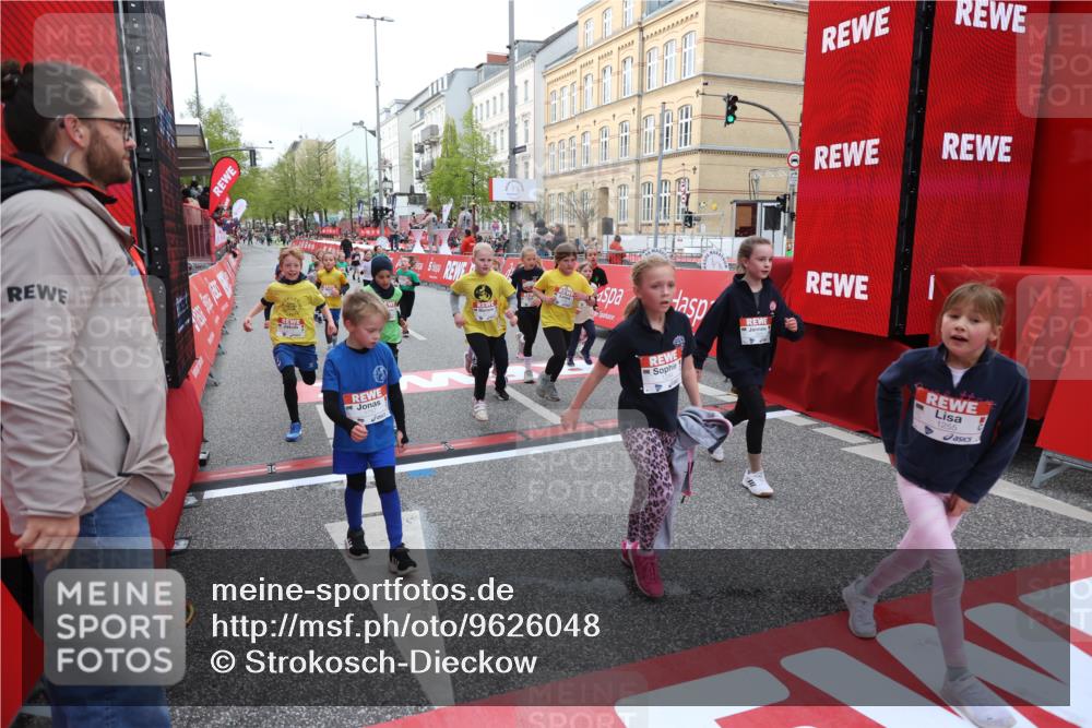25.04.2026 - Das Zehntel Strokosch-Dieckow http://msf.ph/oto/9626048 25.04.2026 08:58:23 Ziel 1244, 1255, 1571, 1588, 1668, 1673, 1757, 1938, 1951, 1967, 1972, 2185, 2205, 2216, 2416, 2662, 2773, 2790, 3187, 3276, 3473, 3499, 3591, 3705, 3758, 3795, 3855, 3898 meine-sportfotos.de