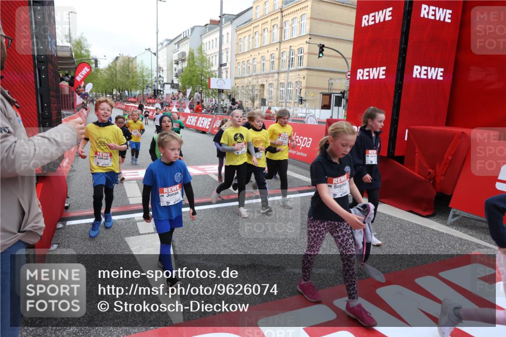 25.04.2026 - Das Zehntel Strokosch-Dieckow http://msf.ph/oto/9626074 25.04.2026 08:58:24 Ziel 1244, 1255, 1455, 1571, 1588, 1668, 1673, 1757, 1938, 1951, 1967, 1972, 2185, 2216, 2416, 2773, 2790, 2853, 3187, 3276, 3473, 3499, 3591, 3758, 3795, 3855, 3898 meine-sportfotos.de