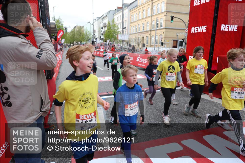 25.04.2026 - Das Zehntel Strokosch-Dieckow http://msf.ph/oto/9626121 25.04.2026 08:58:25 Ziel 1244, 1255, 1455, 1571, 1588, 1668, 1673, 1757, 1938, 1951, 1967, 1972, 2185, 2216, 2288, 2416, 2773, 2790, 2853, 3160, 3276, 3473, 3499, 3591, 3758, 3795, 3846, 3855, 3898 meine-sportfotos.de