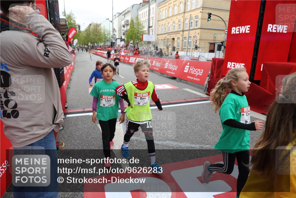 25.04.2026 - Das Zehntel Strokosch-Dieckow http://msf.ph/oto/9626283 25.04.2026 08:58:30 Ziel 1455, 1673, 1754, 1938, 1951, 1961, 1967, 1972, 2185, 2216, 2288, 2289, 2416, 2423, 2428, 2566, 2853, 3160, 3795, 3846, 3898, 4029 meine-sportfotos.de