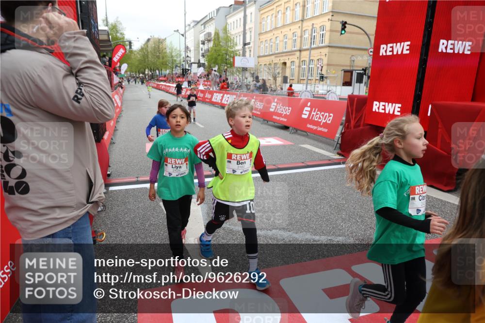 25.04.2026 - Das Zehntel Strokosch-Dieckow http://msf.ph/oto/9626292 25.04.2026 08:58:30 Ziel 1455, 1673, 1754, 1938, 1951, 1961, 1967, 1972, 2185, 2216, 2288, 2289, 2416, 2423, 2428, 2566, 2853, 3160, 3795, 3846, 3898, 4029 meine-sportfotos.de