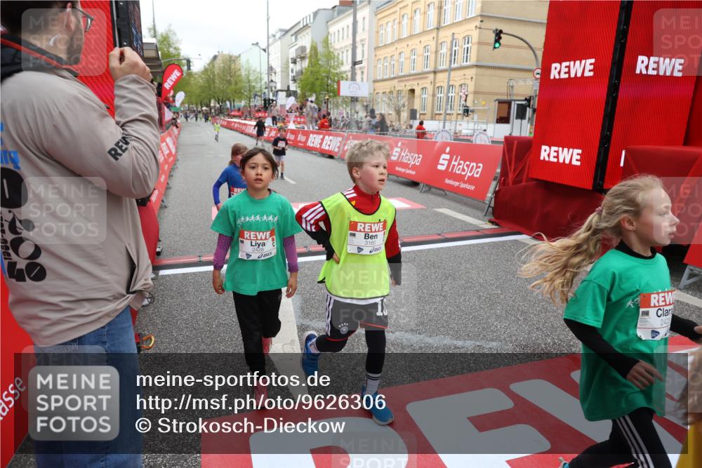 25.04.2026 - Das Zehntel Strokosch-Dieckow http://msf.ph/oto/9626306 25.04.2026 08:58:30 Ziel 1455, 1673, 1754, 1938, 1951, 1961, 1967, 1972, 2185, 2216, 2288, 2289, 2416, 2423, 2428, 2566, 2853, 3160, 3795, 3846, 3898, 4029 meine-sportfotos.de
