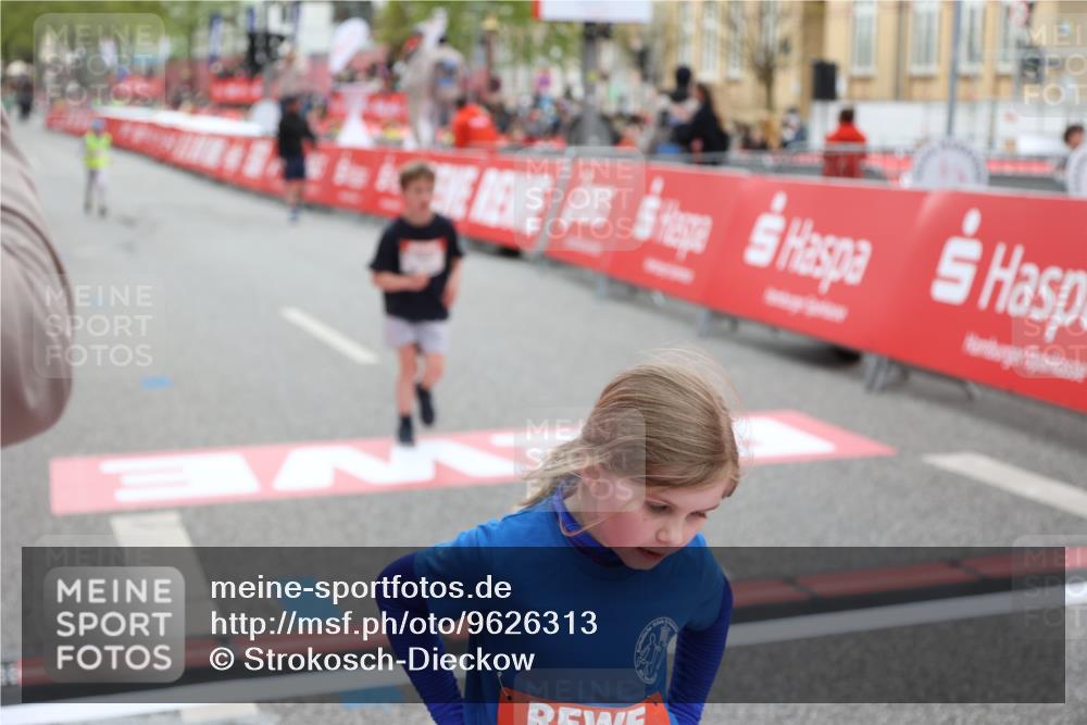 25.04.2026 - Das Zehntel Strokosch-Dieckow http://msf.ph/oto/9626313 25.04.2026 08:58:31 Ziel 1455, 1754, 1938, 1951, 1961, 2185, 2288, 2289, 2416, 2423, 2428, 2566, 2853, 3160, 3795, 3846, 4029 meine-sportfotos.de