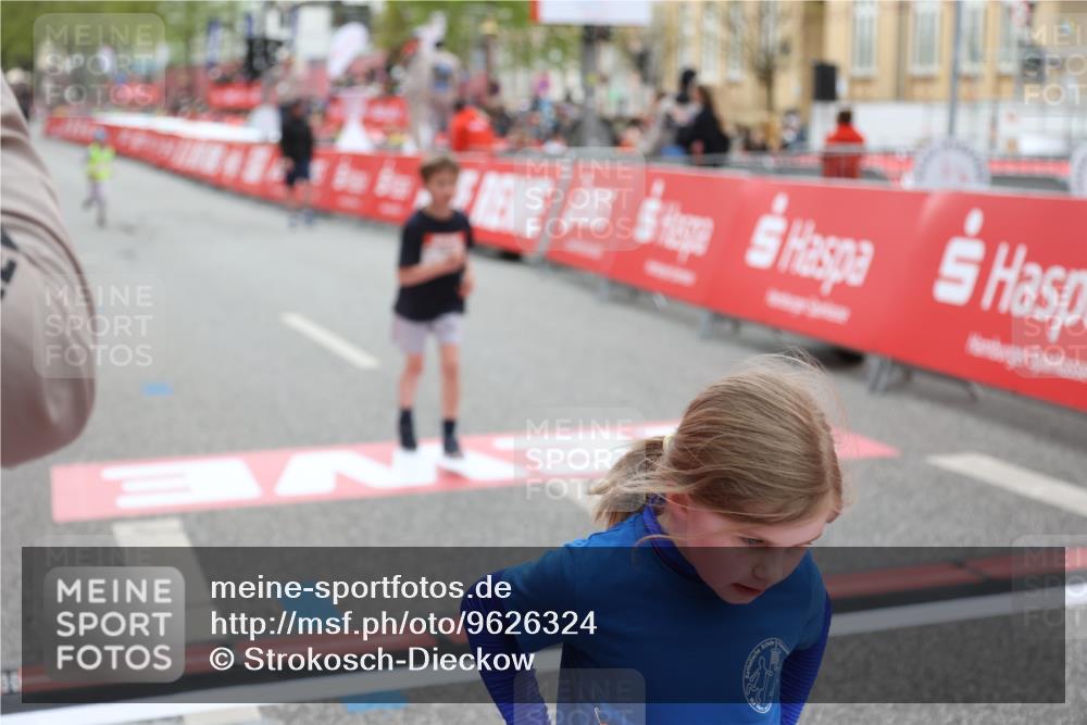 25.04.2026 - Das Zehntel Strokosch-Dieckow http://msf.ph/oto/9626324 25.04.2026 08:58:31 Ziel 1455, 1754, 1938, 1951, 1961, 2185, 2288, 2289, 2416, 2423, 2428, 2566, 2853, 3160, 3795, 3846, 4029 meine-sportfotos.de
