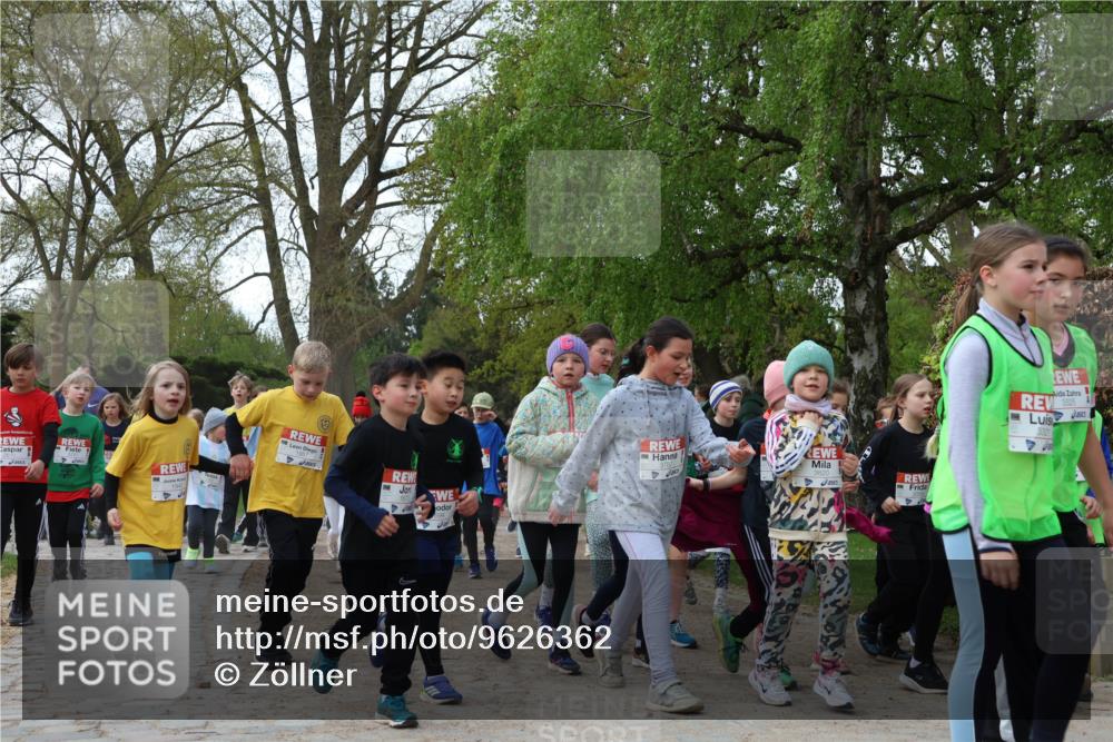 25.04.2026 - Das Zehntel Zöllner http://msf.ph/oto/9626362 25.04.2026 07:45:43 Laufen 194, 1957, 3325 meine-sportfotos.de